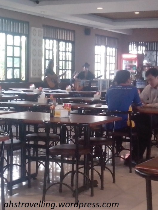 live music bu kris pandaan