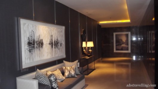 ascott aisle with davinci painting