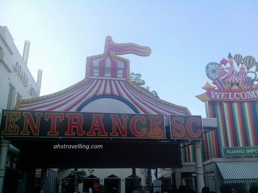 suroboyo carnival entrance